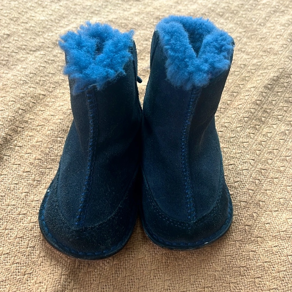 UGGs boots UGG Toddler Size Small Blue Shearling Style Leather 5206